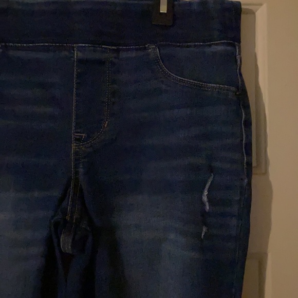 Women’s Distressed Skinny Jeans with elastic waist band - Picture 3 of 9